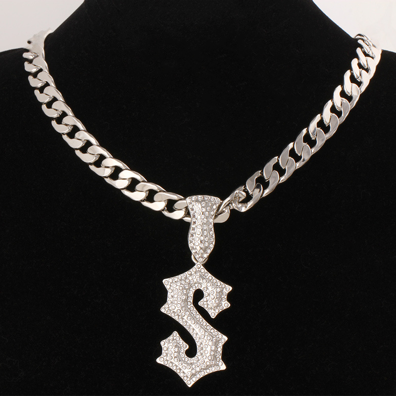 Nouveau collier hip-hop lettre - Men Accessories Singapore avis et prix