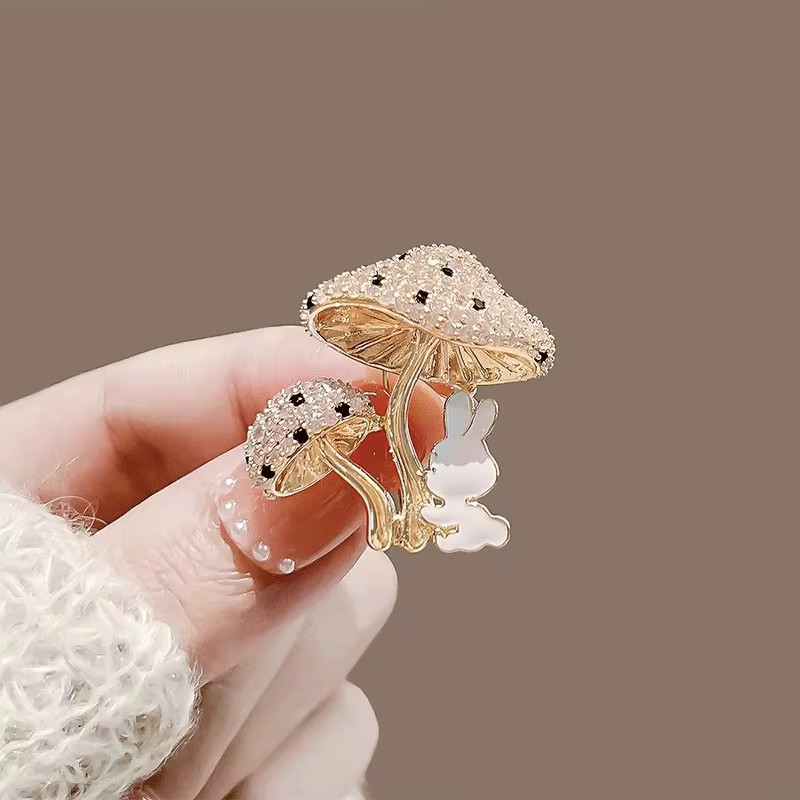 Broche lapin romantique pour h - Men'S Accessories Trends 2025 avis et prix