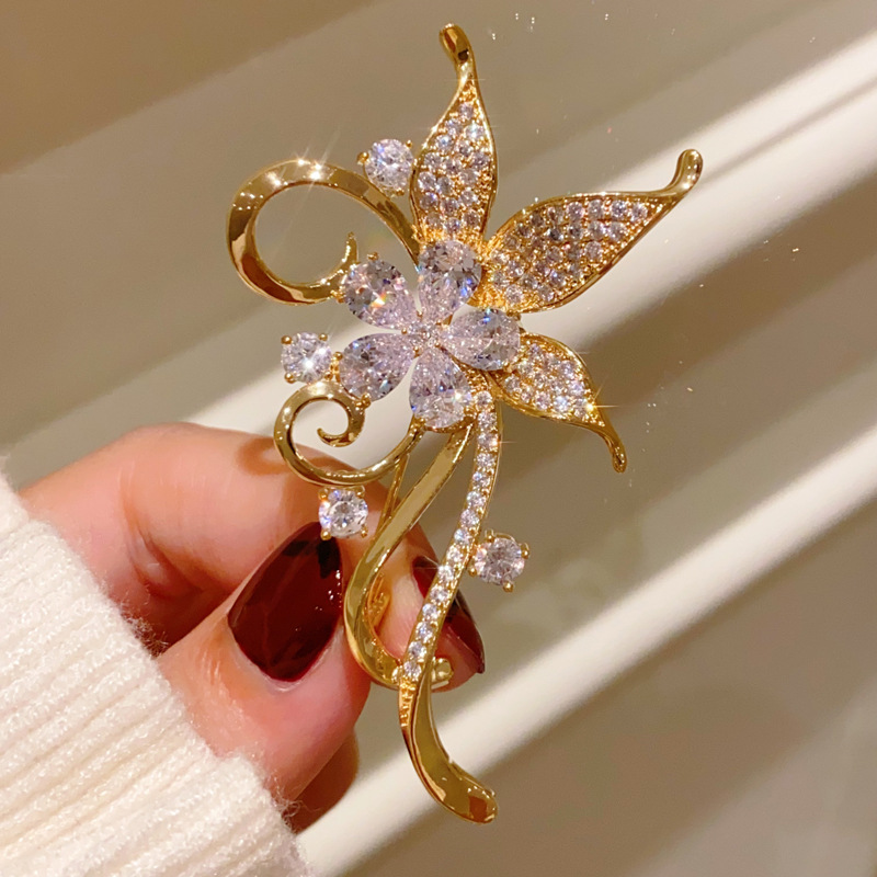 Broche à fleurs vibrantes pour - Men'S Accessories Trends 2025 avis et prix